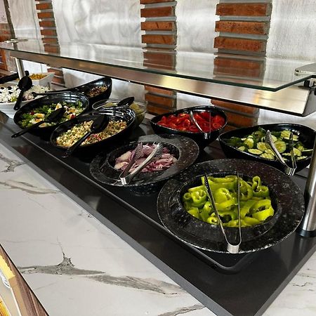 Хотел М1 Hotel Primorsko Luaran gambar