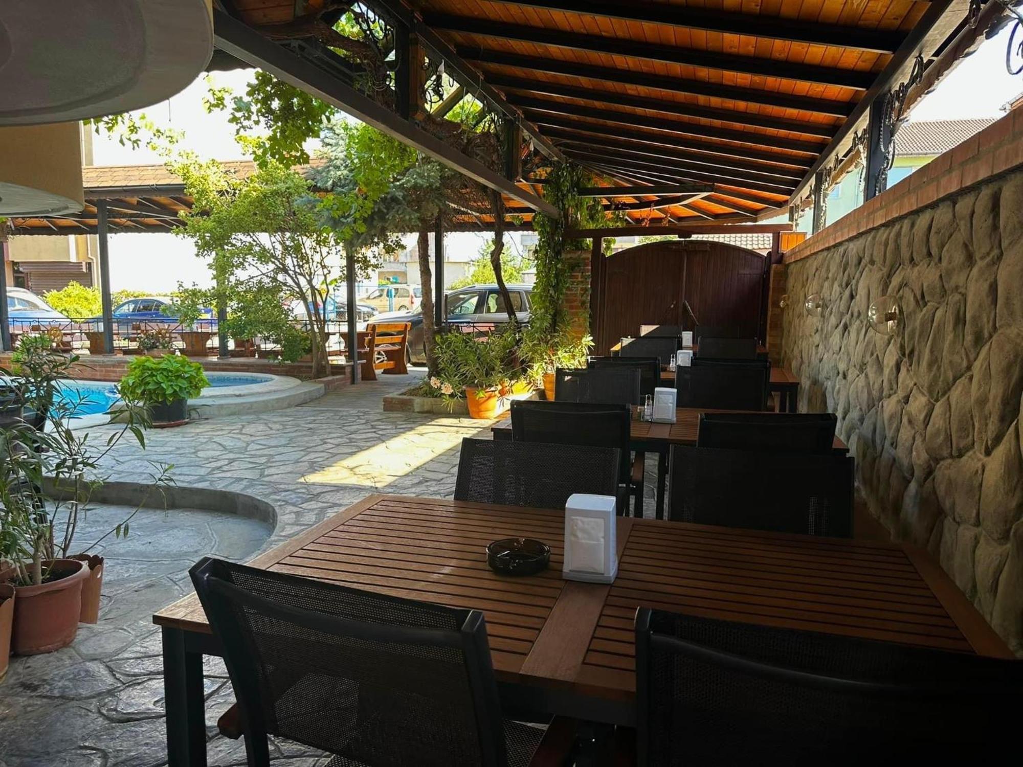 Хотел М1 Hotel Primorsko Luaran gambar