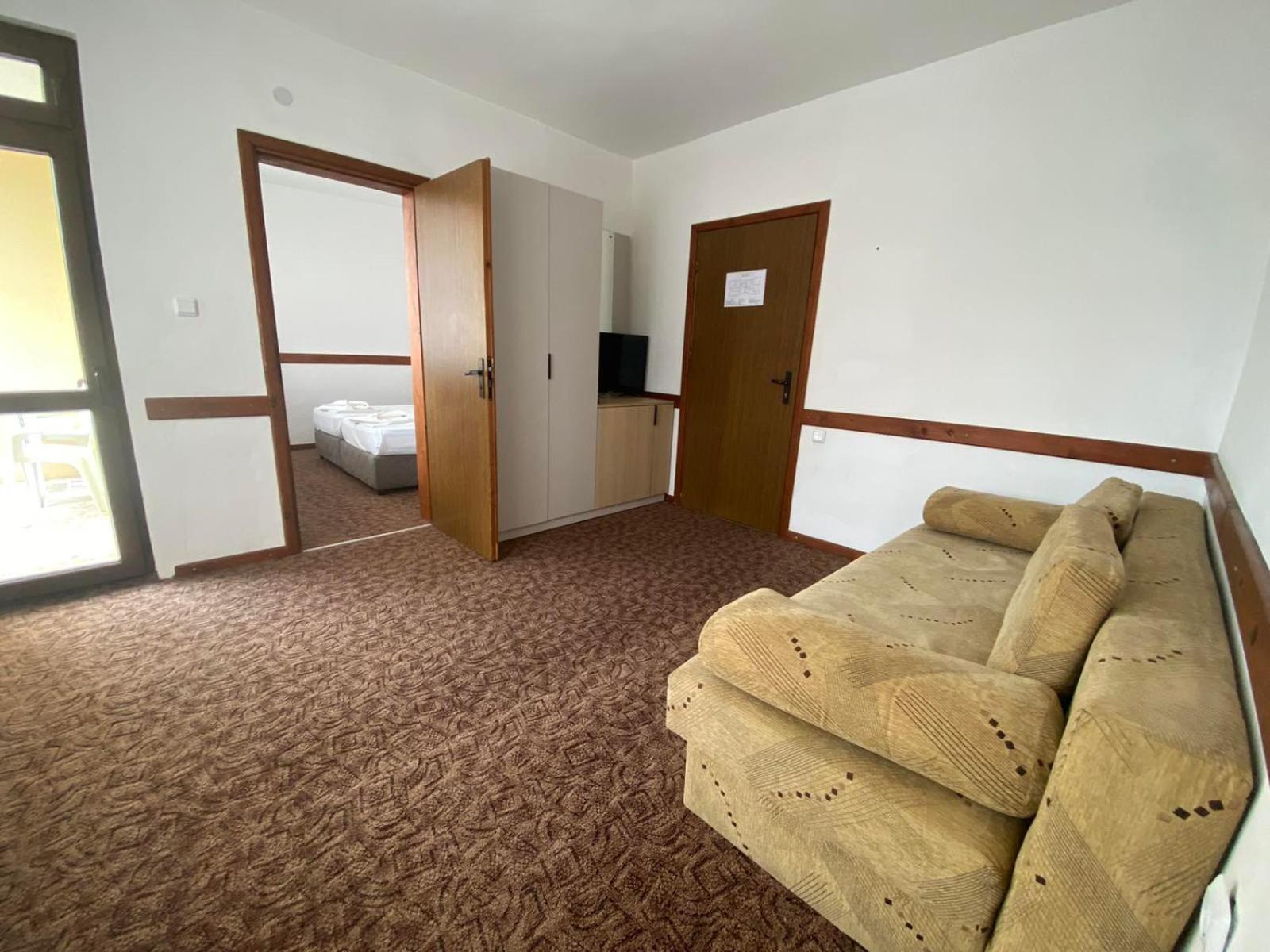Хотел М1 Hotel Primorsko Luaran gambar